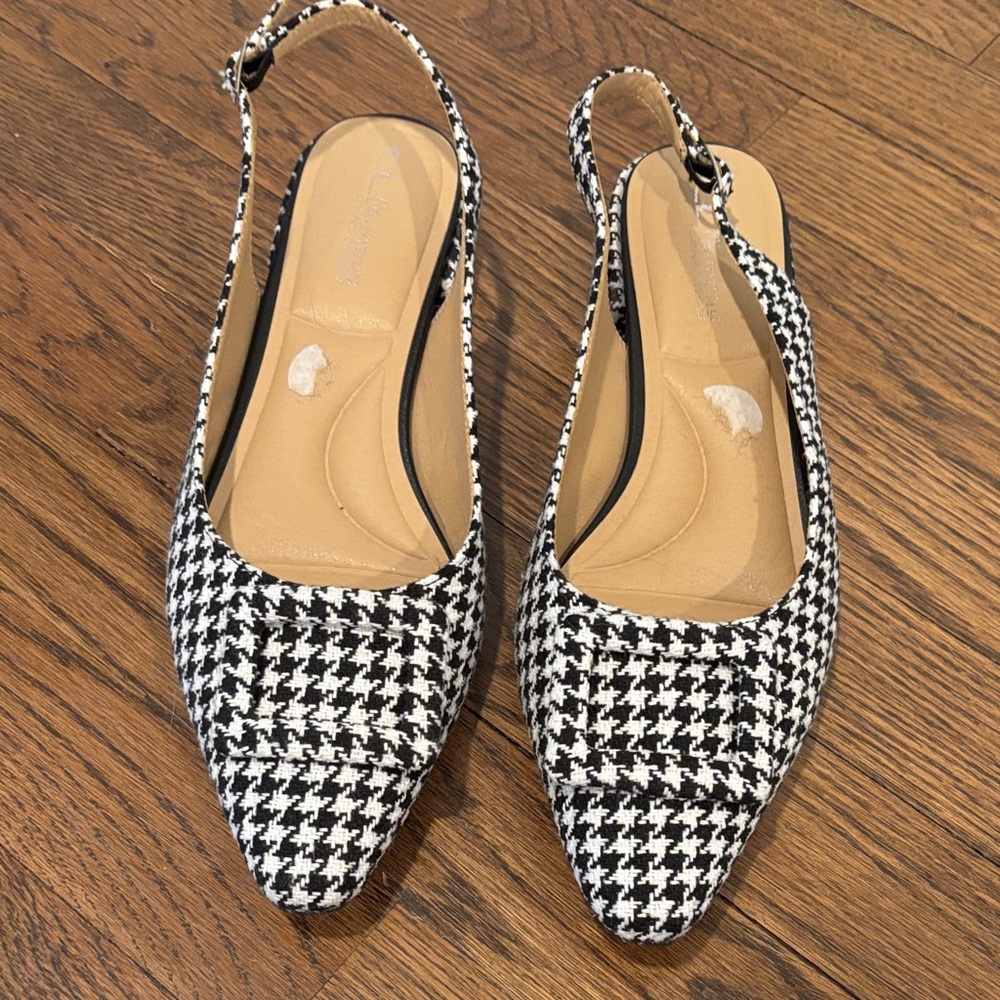 Black & White Houndstooth Slingback Flats - Women. Never worn. Size 9.5